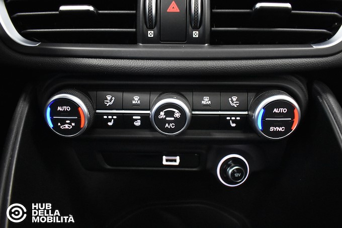 ALFA ROMEO Giulia 2.2 Turbodiesel 210 CV AT8 AWD Q4 Veloce